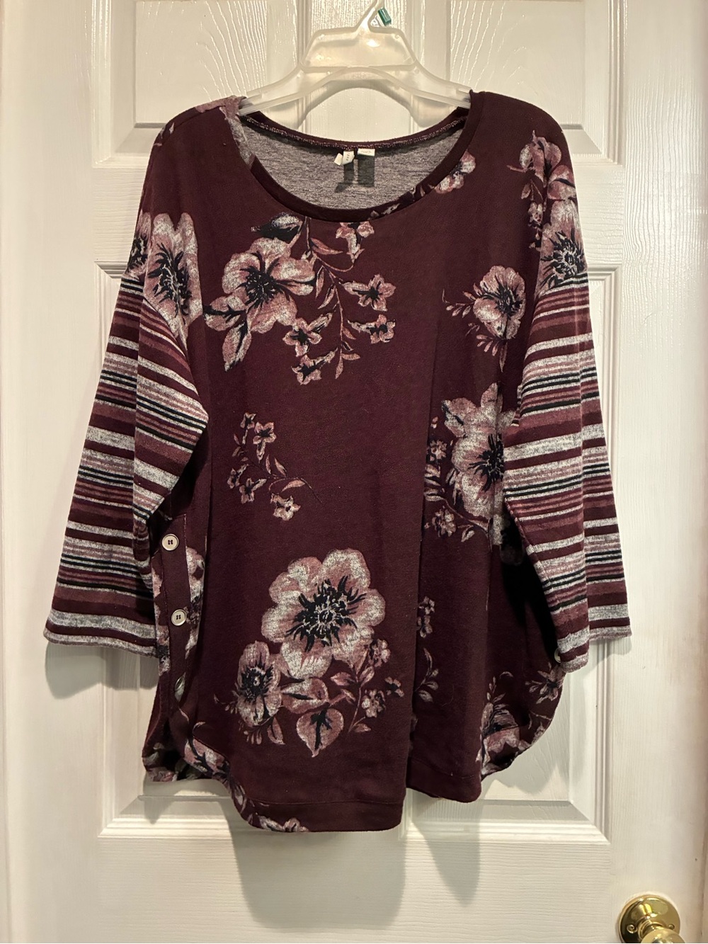 Women's Floral Stripe Sleeve Top - Plum